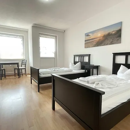 Sad161 - Gut Geschnittene Monteurwohnung Mit Balkon ゲストハウス