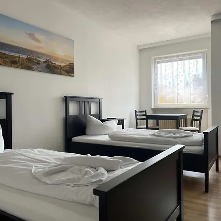 ゲストハウス Sad161 - Gut Geschnittene Monteurwohnung Mit Balkon シュヴァンドルフ・イン・バイエルン