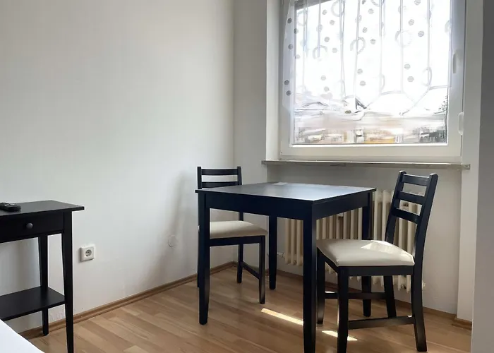 Sad161 - Gut Geschnittene Monteurwohnung Mit Balkon 施万多夫